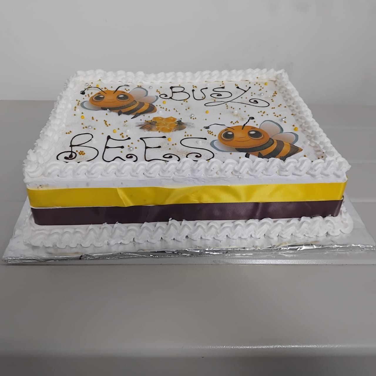 Busy Bees Classroom Cake