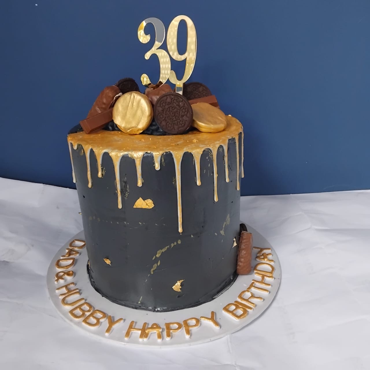 Charcoal & Gold Drip Bento Cake