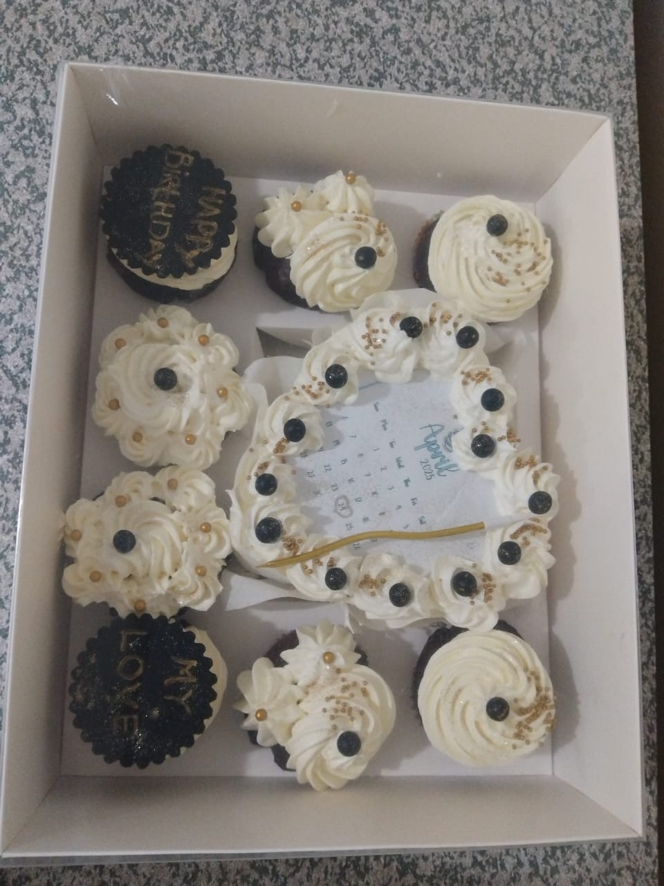Blueberry Cream Cake & Cupcake Box
