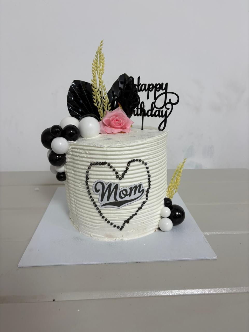 Black & White Mom Heart Bento Cake